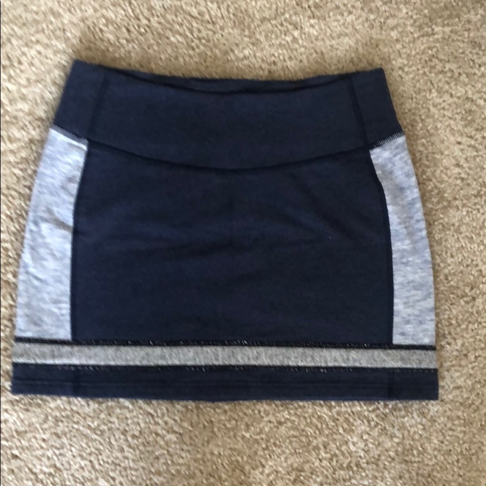 Lululemon *RARE* mini skirt